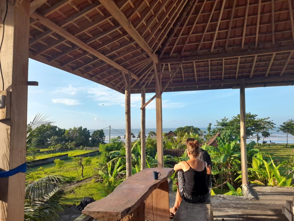 The Nyamo Surf & Stay Pulukan Bagian luar foto