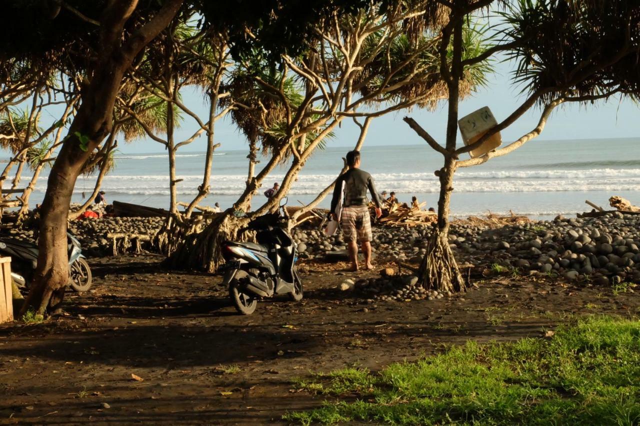 The Nyamo Surf & Stay Pulukan Bagian luar foto
