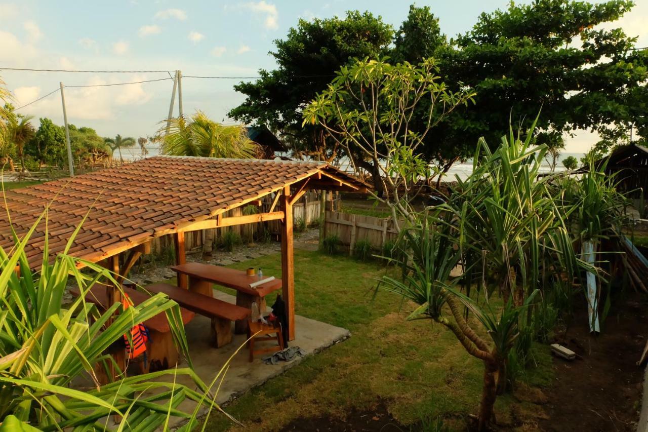 The Nyamo Surf & Stay Pulukan Bagian luar foto