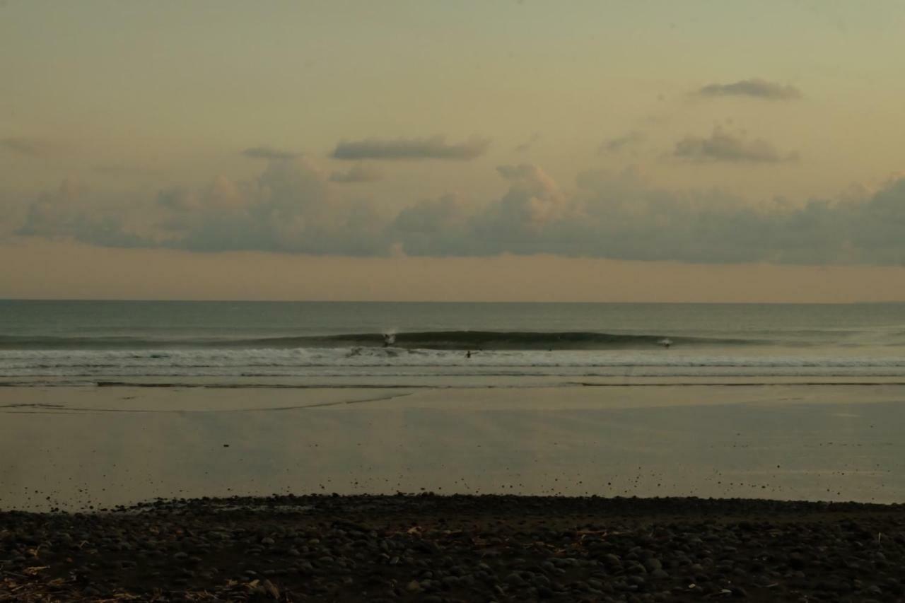The Nyamo Surf & Stay Pulukan Bagian luar foto